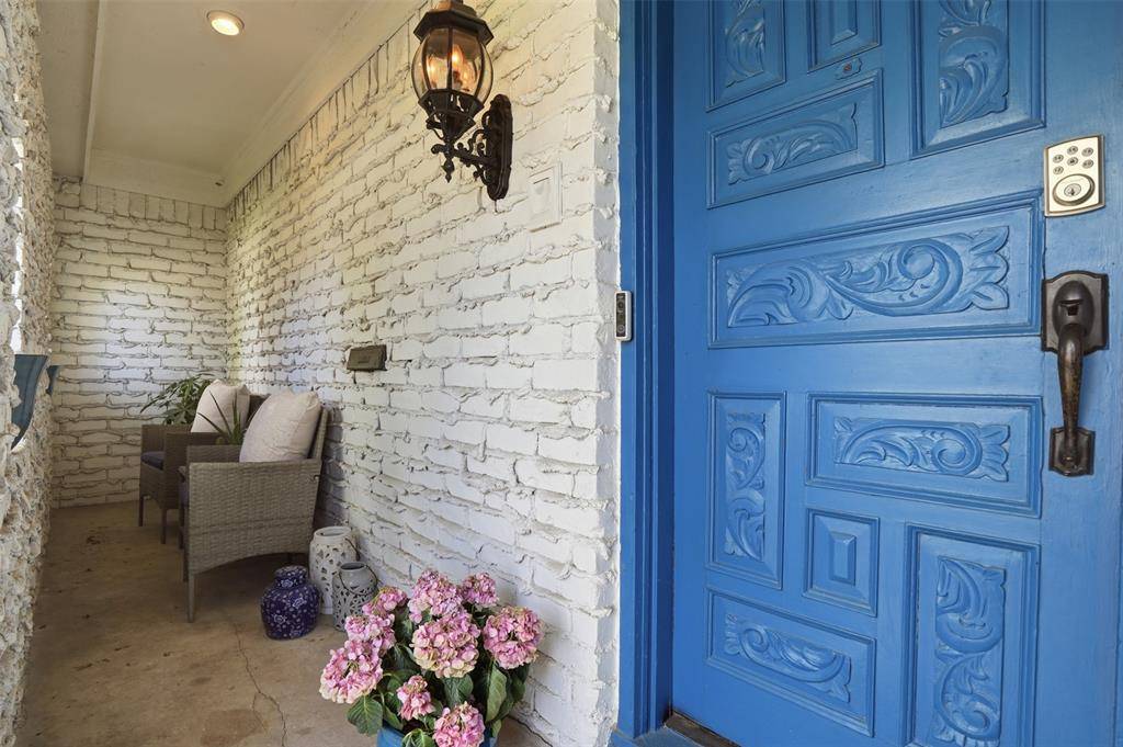 9683 Whitehurst Drive, Dallas, TX 75243