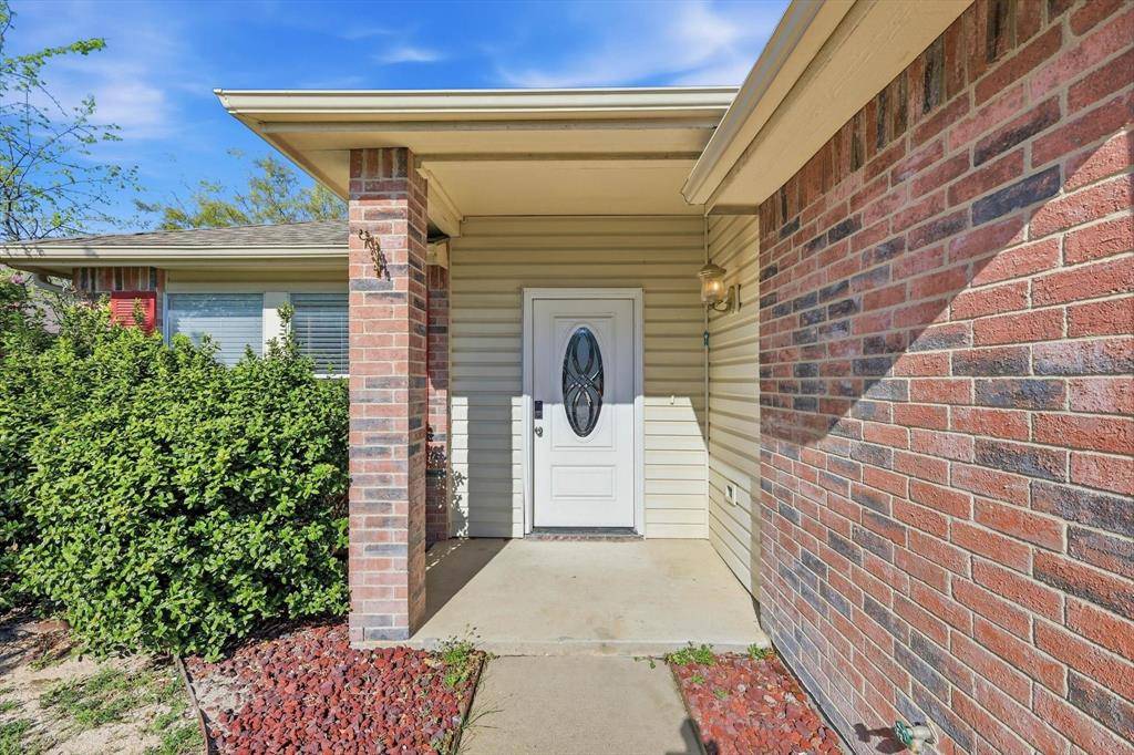 725 Lovern Street, Cedar Hill, TX 75104