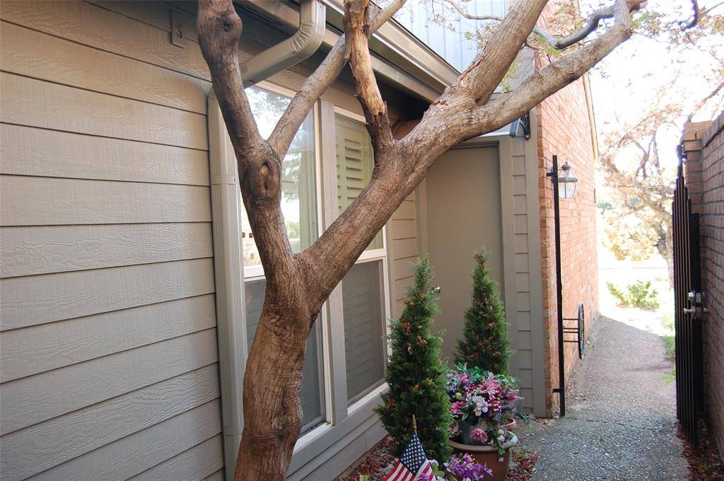 708 Carriage Way, Duncanville, TX 75137