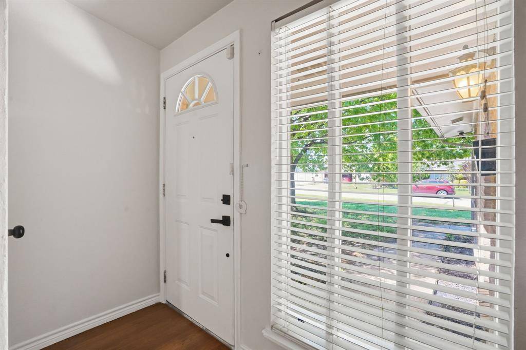 8660 Kingspoint Drive, Dallas, TX 75238