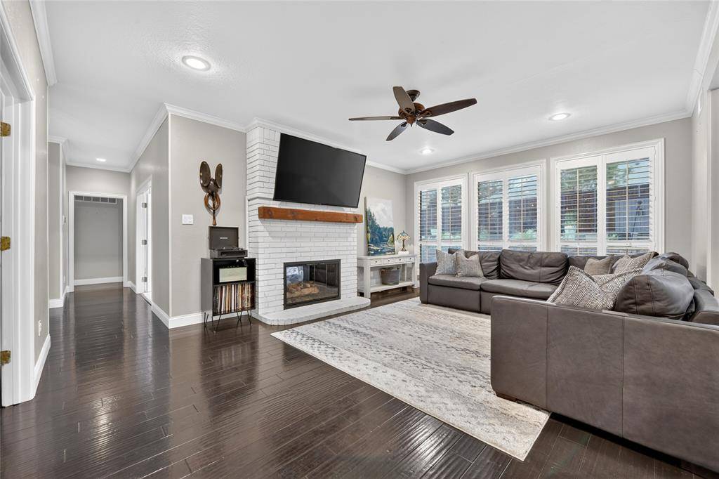 1917 Winding Creek Boulevard, Flower Mound, TX 75022