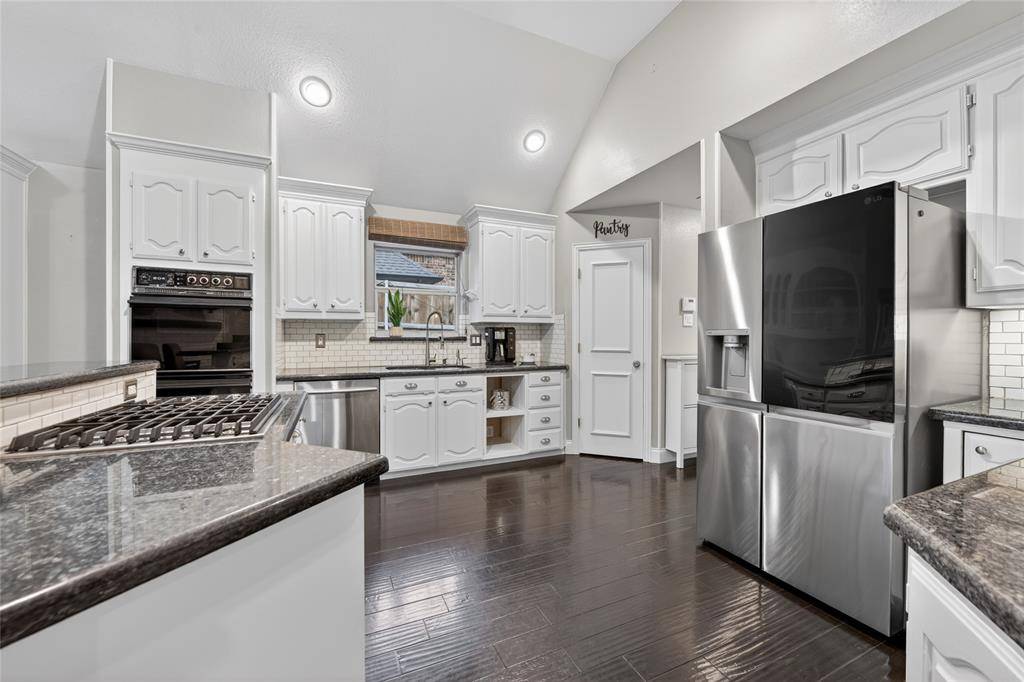 1917 Winding Creek Boulevard, Flower Mound, TX 75022