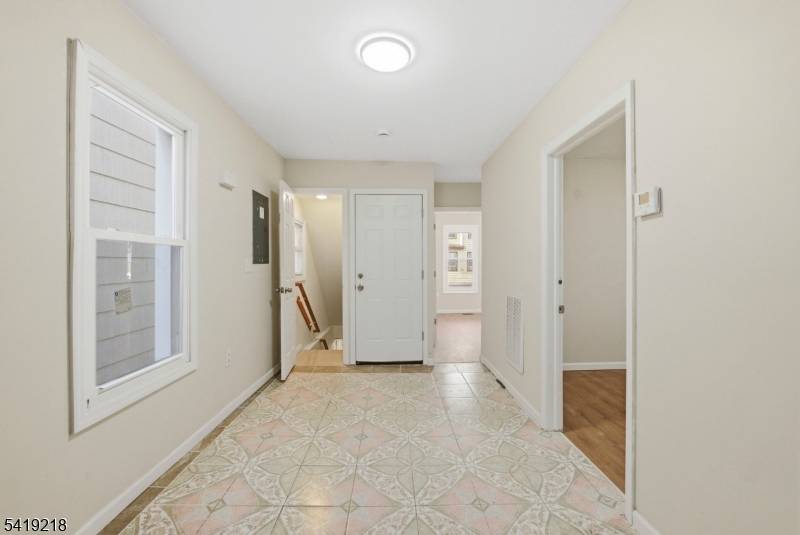 216 Delaware St, Elizabeth City, NJ 07206