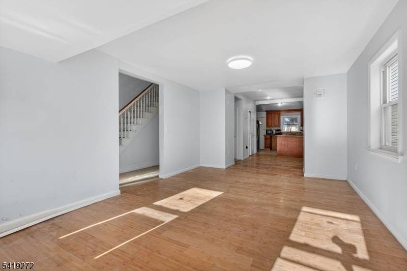 136 Smith St, Elizabeth City, NJ 07201