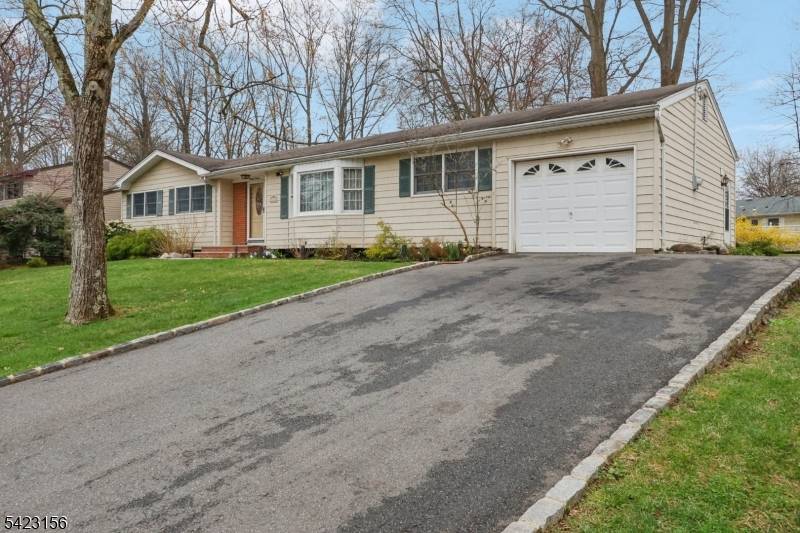 37 Dale Dr, Edison Twp., NJ 08820