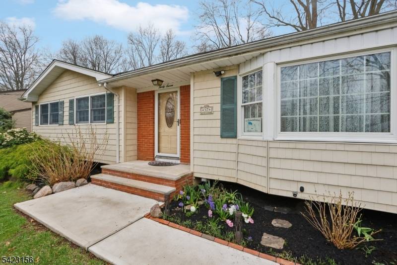 37 Dale Dr, Edison Twp., NJ 08820