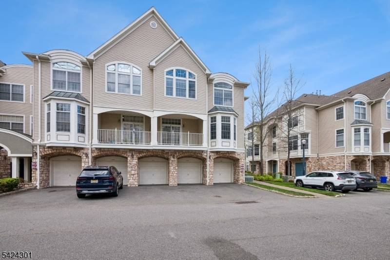 816 Kensington Ln, Livingston Twp., NJ 07039