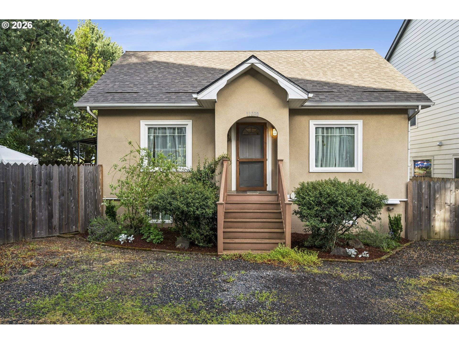 11020 N MOORE AVE, Portland, OR 97217