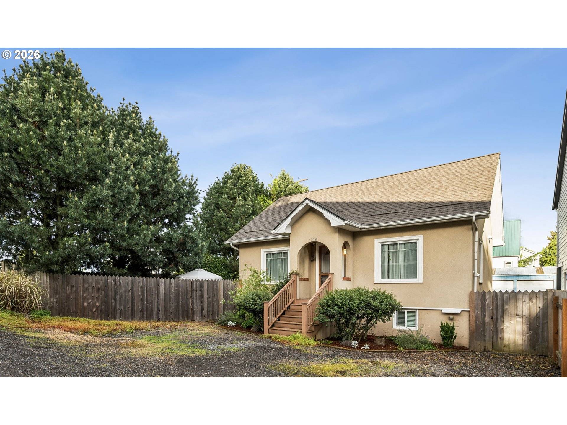 11020 N MOORE AVE, Portland, OR 97217