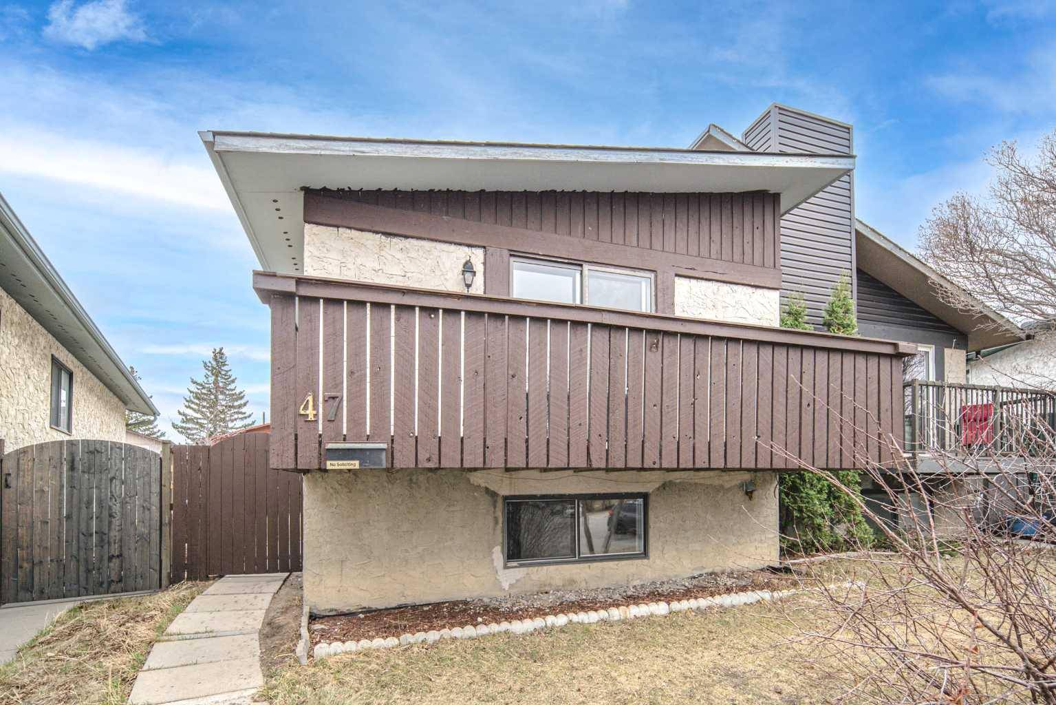 47 Bermuda WAY NW, Calgary, AB T3K 1H1