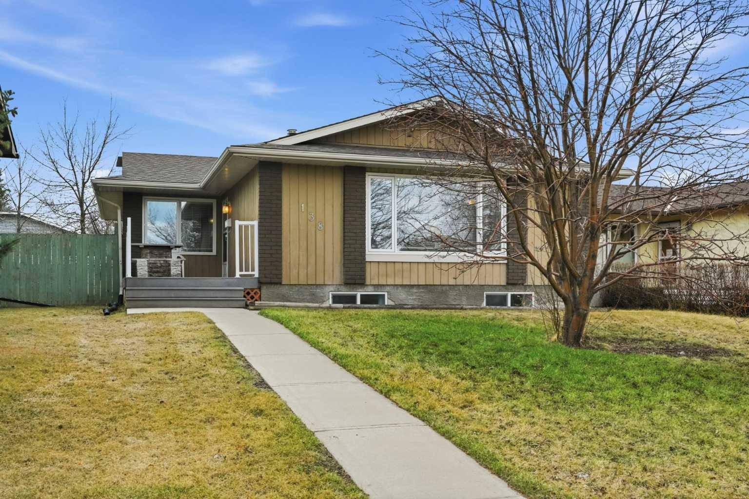 138 Midcrest CRES SE, Calgary, AB T2X1B6