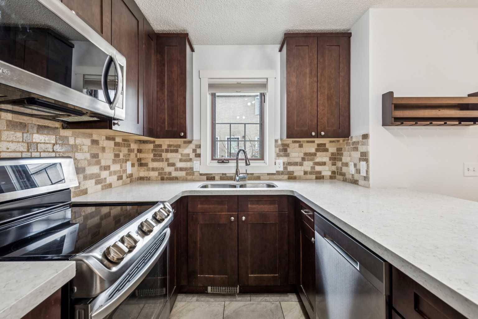 1110 14 AVE SW, Calgary, AB T2R 0P2