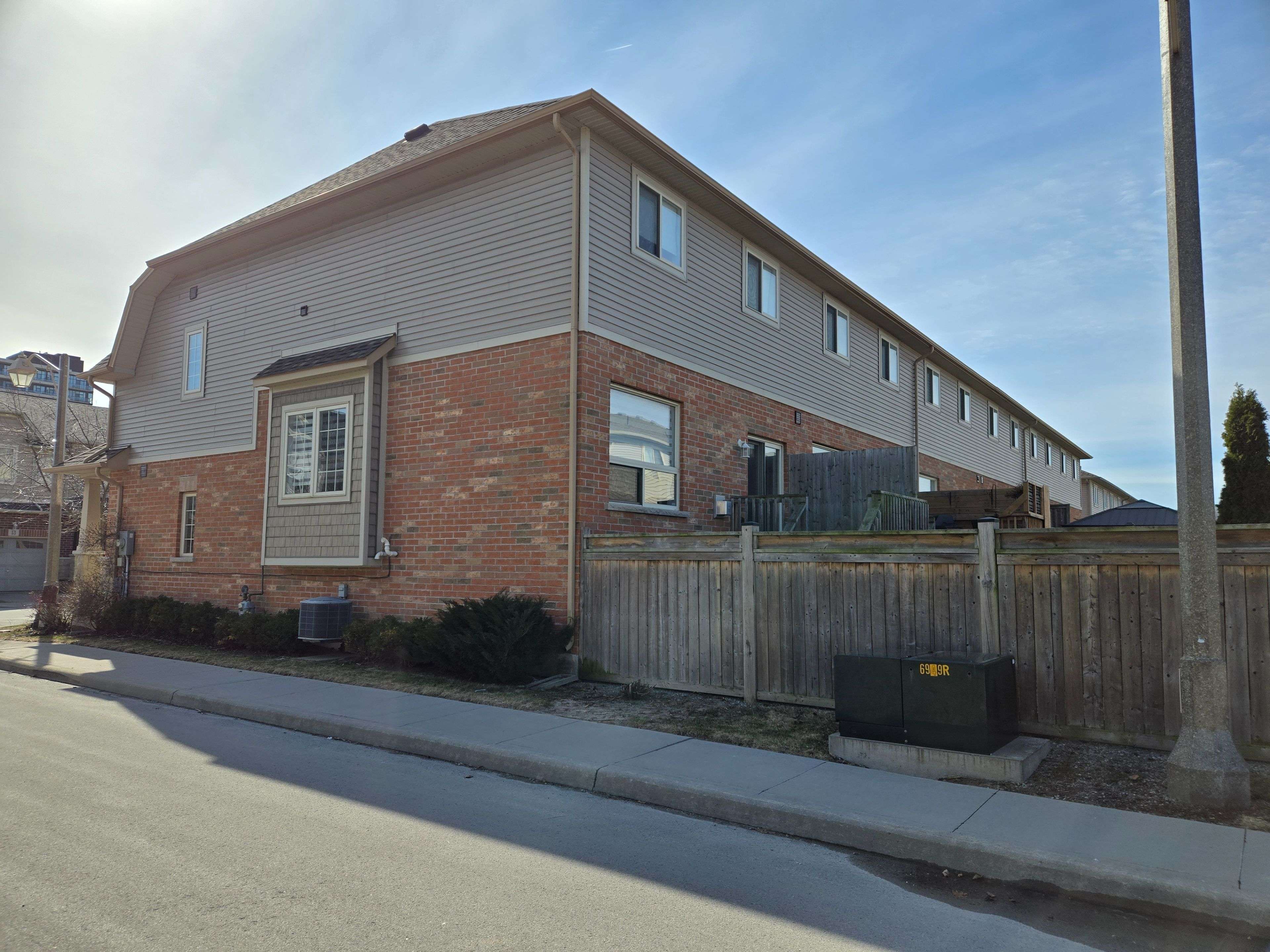 8 Lakelawn RD #54, Grimsby, ON L3M 0G1