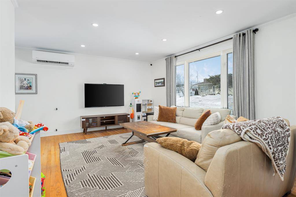 1 Third Street, Mount Pearl, NL A1N 2A5