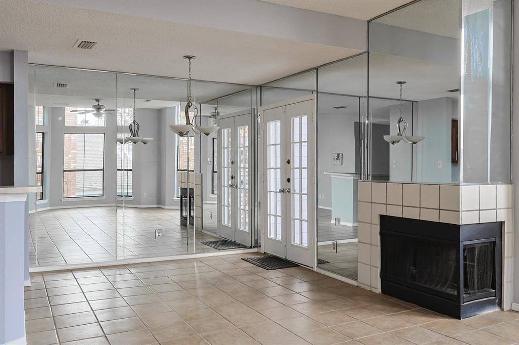 3420 Country Club Drive W #214, Irving, TX 75038