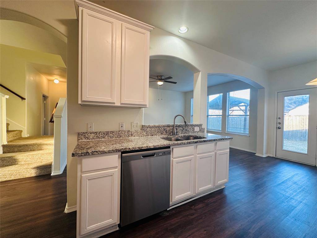 2304 Collington Drive, Roanoke, TX 76262