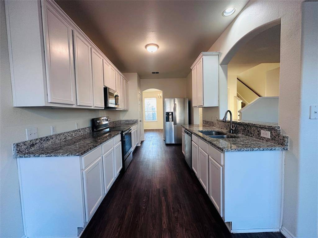 2304 Collington Drive, Roanoke, TX 76262