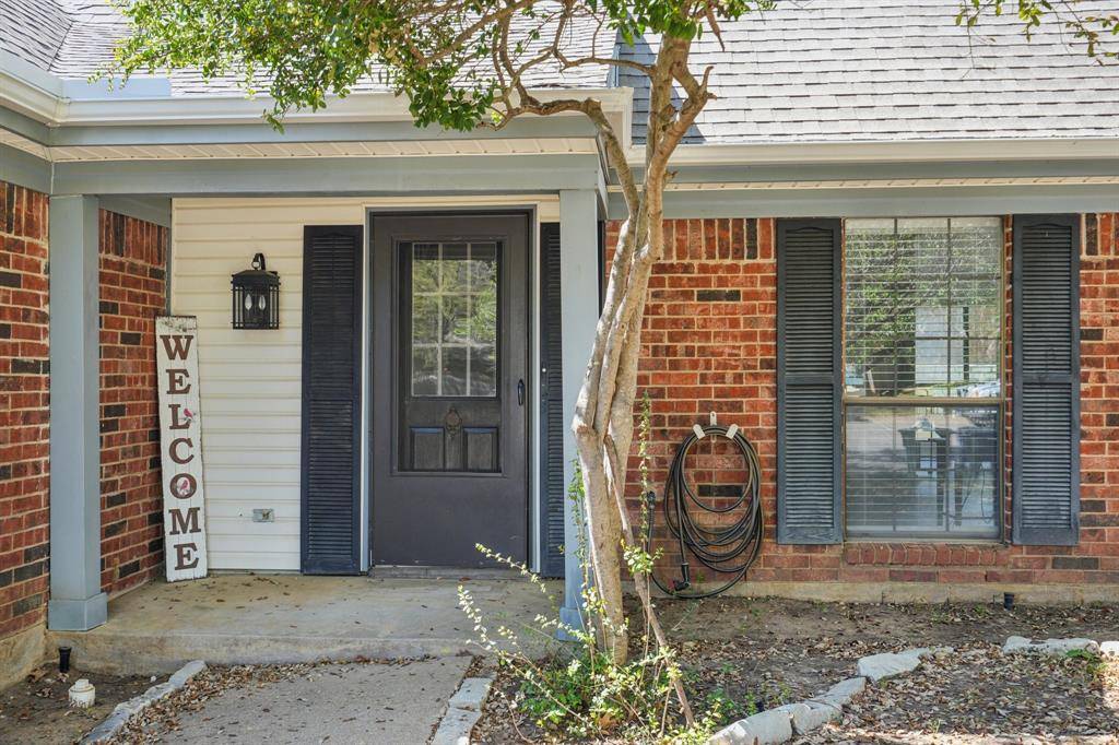 2307 Harrington Court, Euless, TX 76039