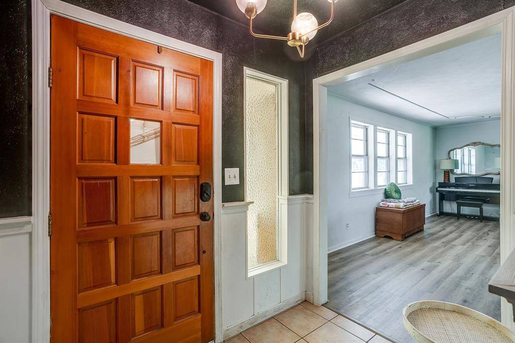 8216 Cleburne Highway, Granbury, TX 76049