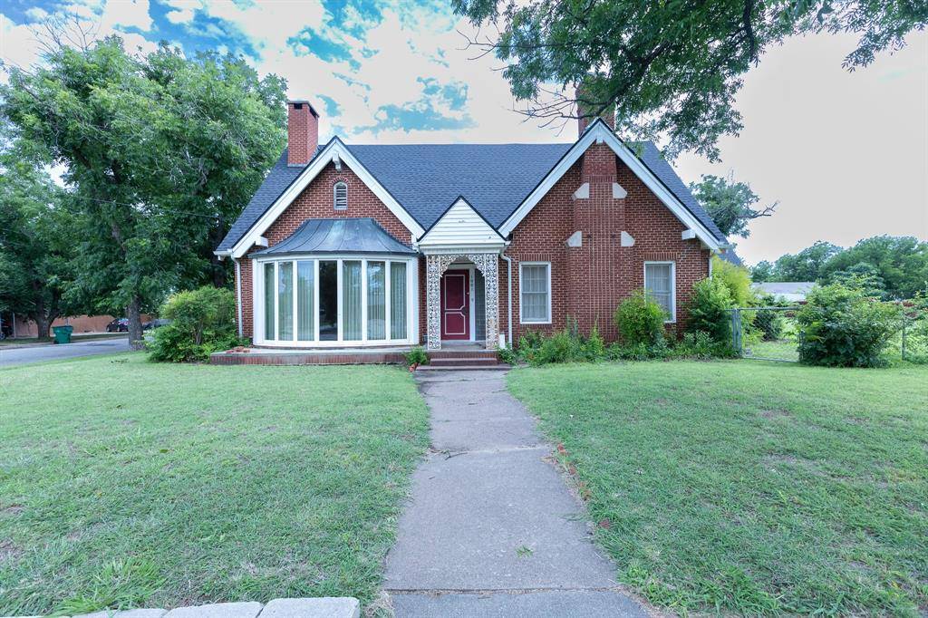 1001 W Walnut Street, Coleman, TX 76834