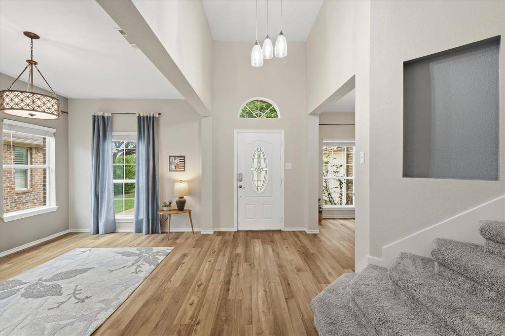 9516 Lakeway Drive, Denton, TX 76226