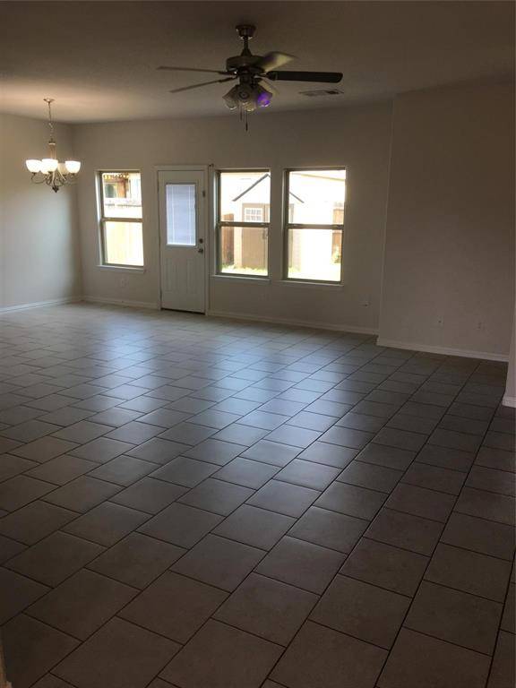 316 Lead Creek Drive, Fort Worth, TX 76131