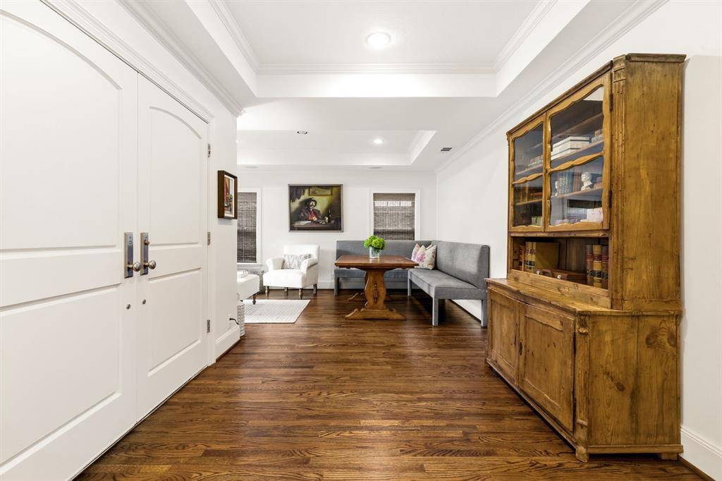 5023 W Purdue Street, Dallas, TX 75209