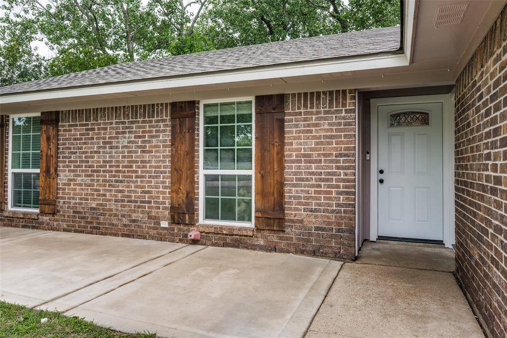 812 Ridgeway Road, Joshua, TX 76058