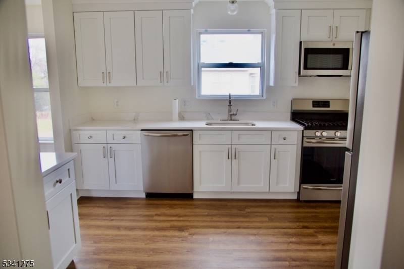 26 Millie Ln, East Hanover Twp., NJ 07936