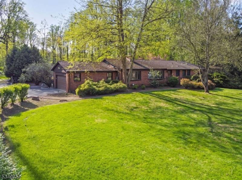 13 Skyline Dr, Warren Twp., NJ 07059