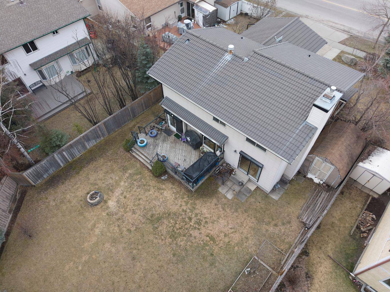 983 Woodbine BLVD SW, Calgary, AB t2w 4a7