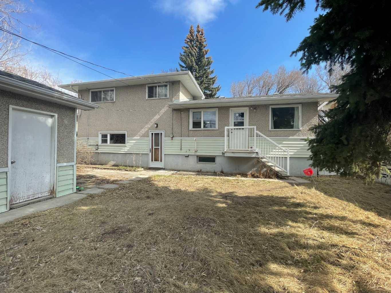 1407 Northmount DR NW, Calgary, AB T2L 0G4
