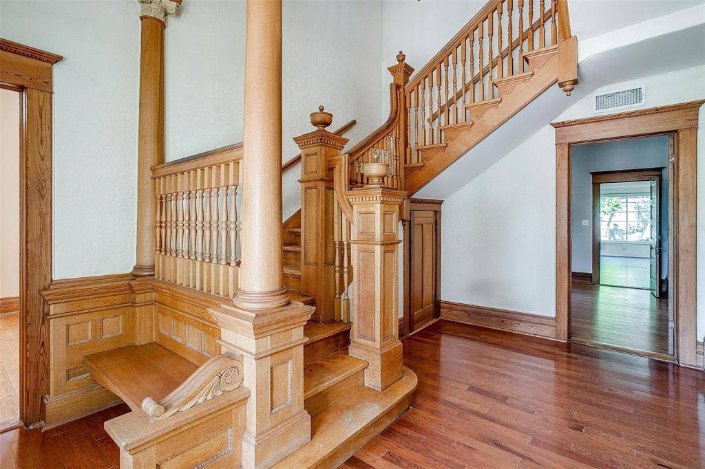 708 S Waco Street, Weatherford, TX 76086