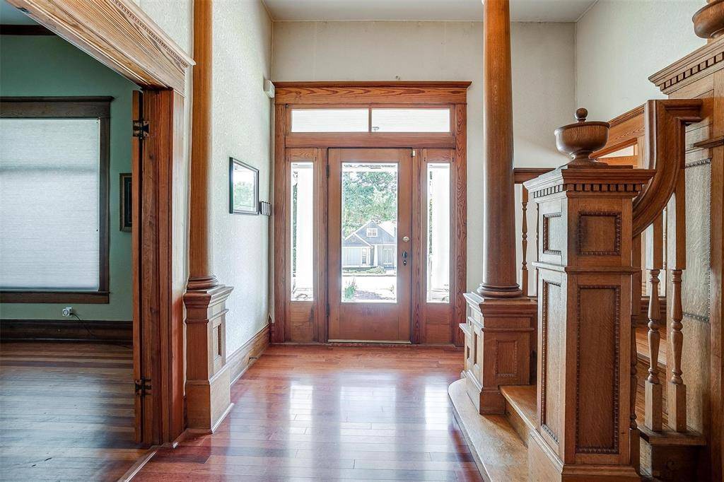 708 S Waco Street, Weatherford, TX 76086