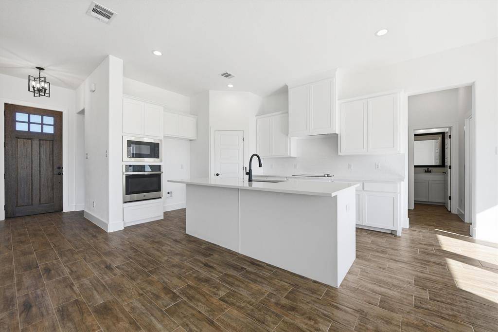 108 Cattleman Drive, Poolville, TX 76487