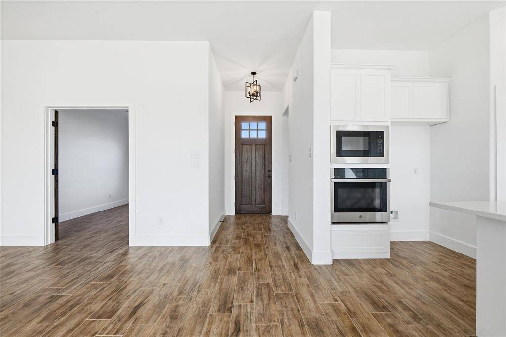 108 Cattleman Drive, Poolville, TX 76487