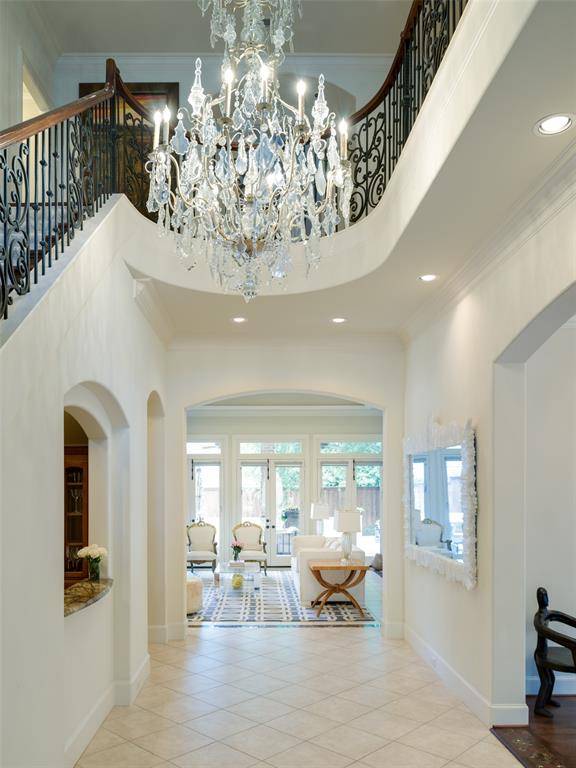 6442 Lakehurst Avenue, Dallas, TX 75230