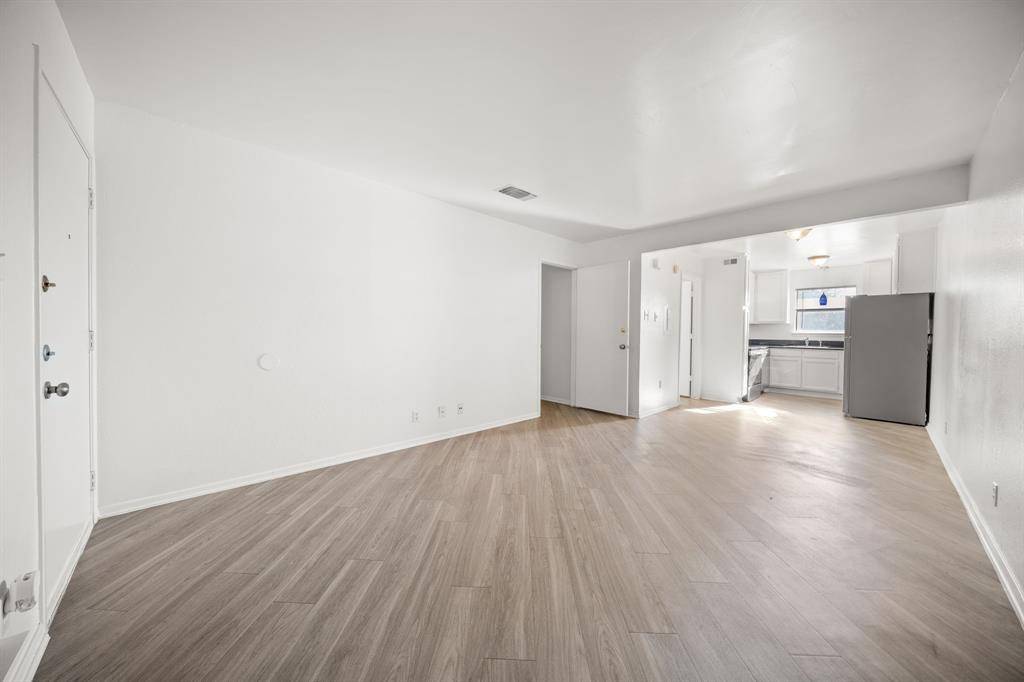 320 E 4th Street #204, Arlington, TX 76010