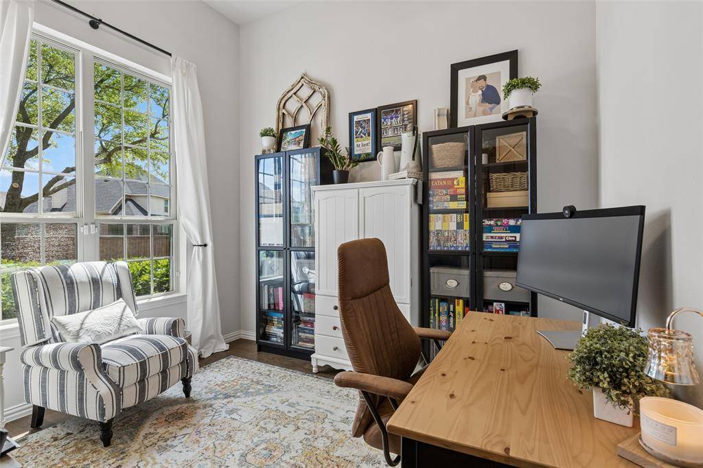 1046 Finsbury Lane, Forney, TX 75126