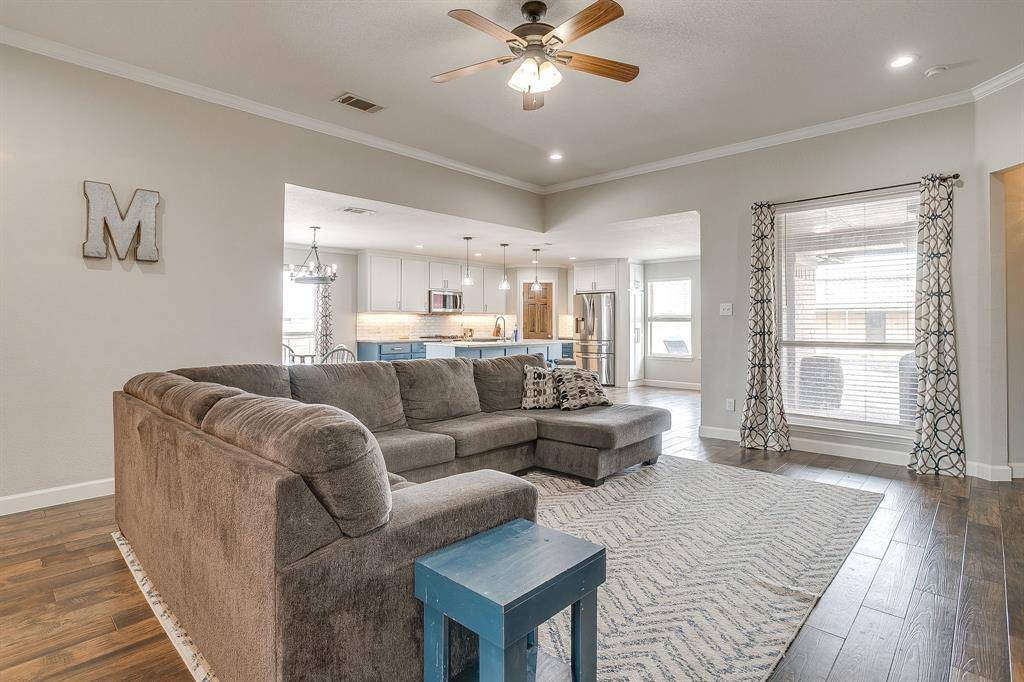 10908 Flores Trail, Crowley, TX 76036