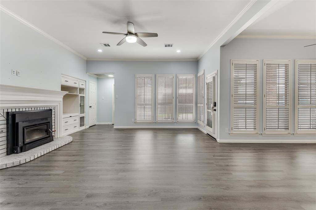 1206 St James Place, Arlington, TX 76011