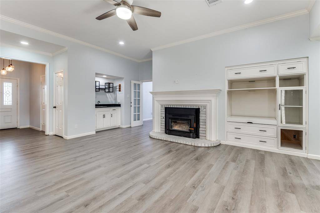 1206 St James Place, Arlington, TX 76011