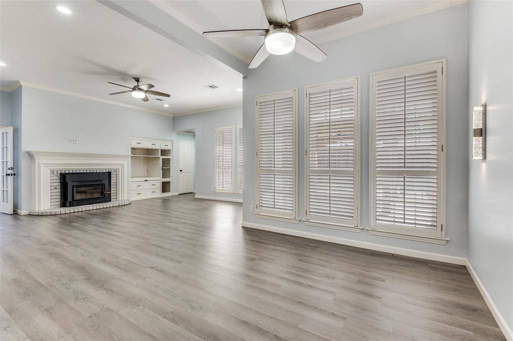 1206 St James Place, Arlington, TX 76011