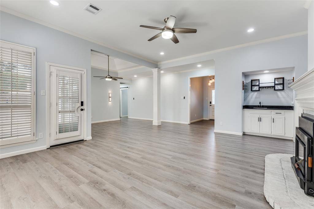 1206 St James Place, Arlington, TX 76011