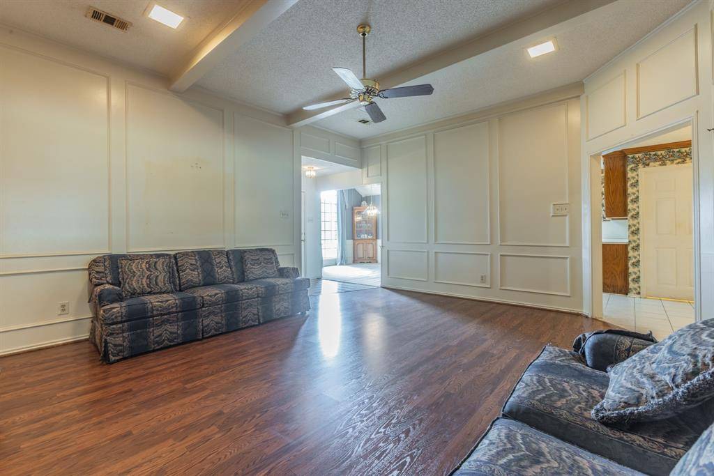 9900 Oak Ridge Circle, Woodway, TX 76712