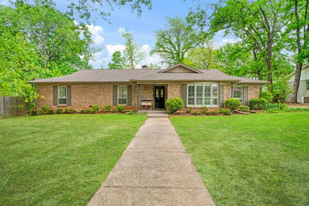 2745 Simpson Street, Paris, TX 75460