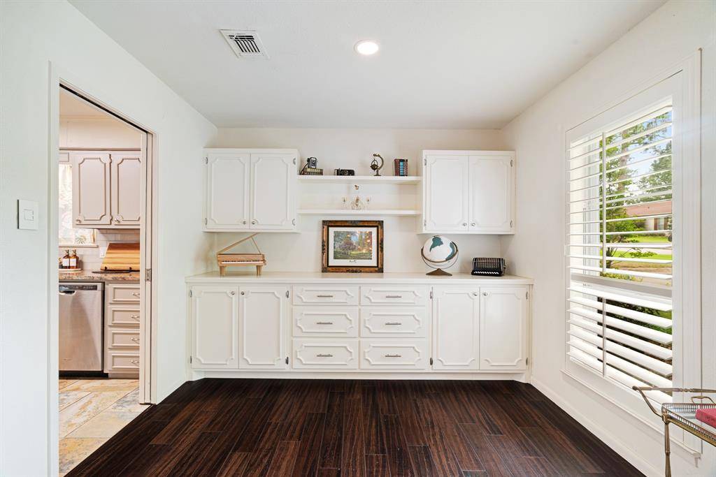 2745 Simpson Street, Paris, TX 75460