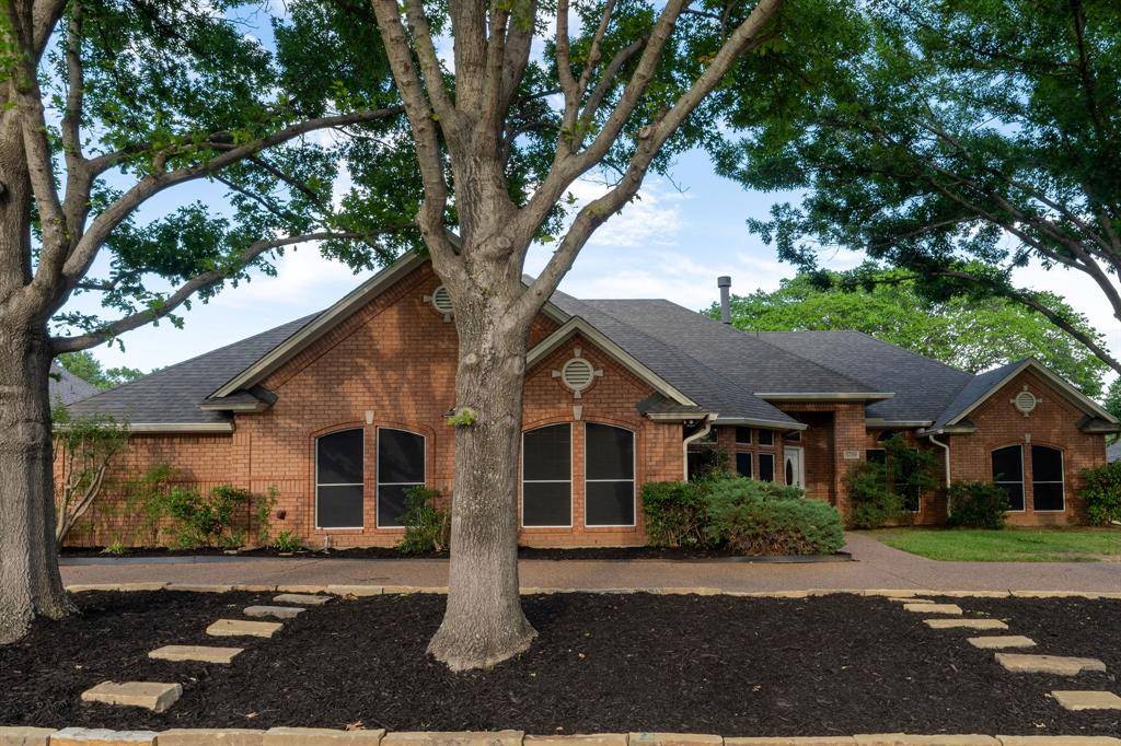 5709 Hidden Oaks Drive, Colleyville, TX 76034