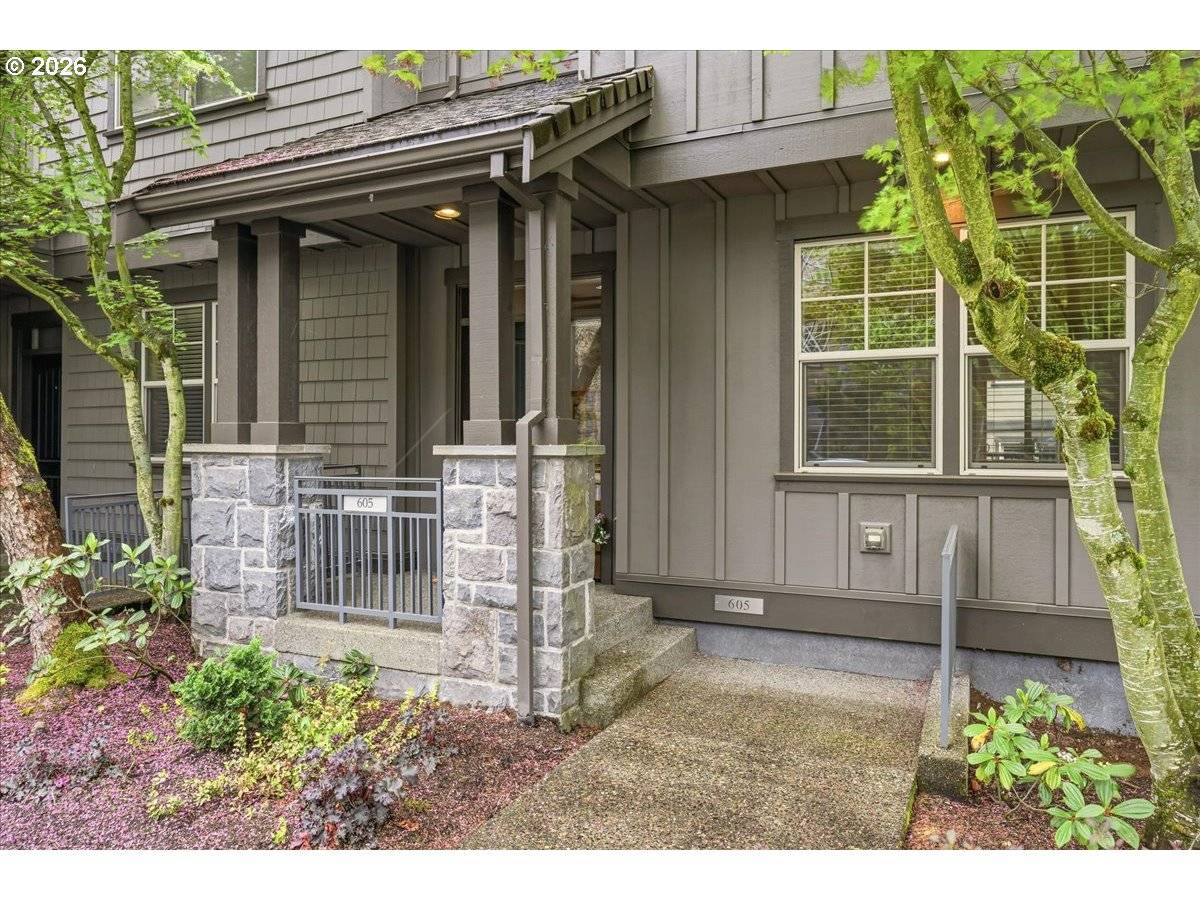 605 SW TRILLIUM CREEK TER, Portland, OR 97225