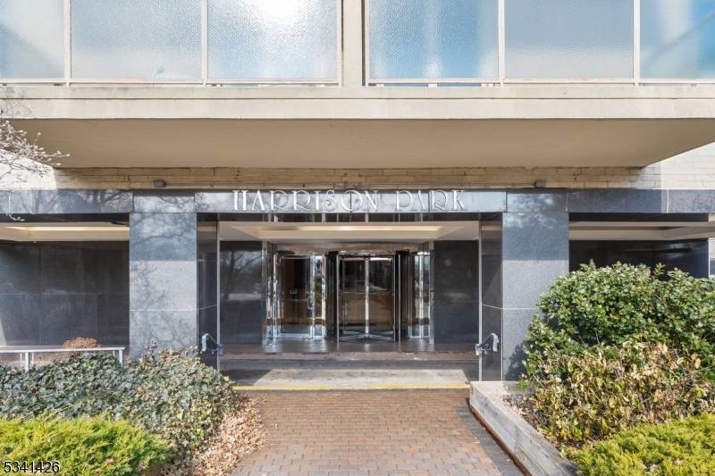 377 S Harrison St #9G, East Orange City, NJ 07018